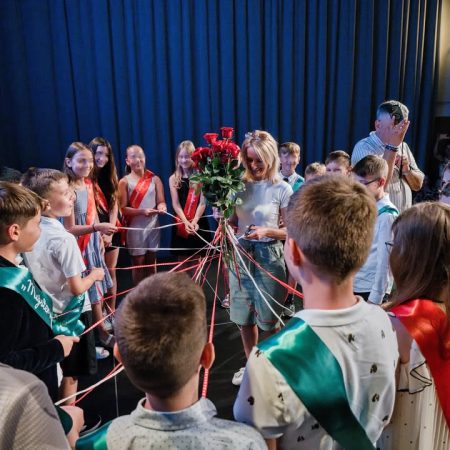🎓💙 A heartfelt celebration of learning, creativity and new beginnings at Elementary School Na Dolinách! The end-of-year celebration marked not…